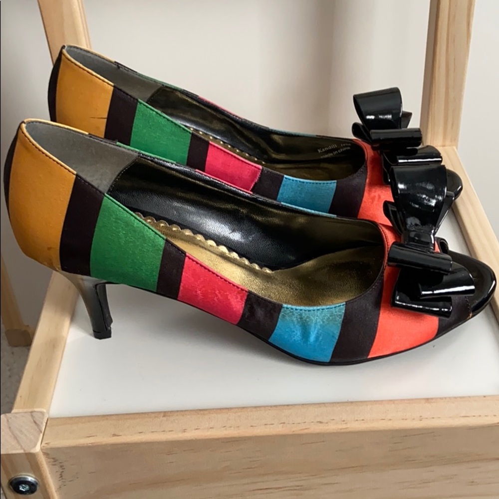 J. Reneé Multi Colored Bow Pumps